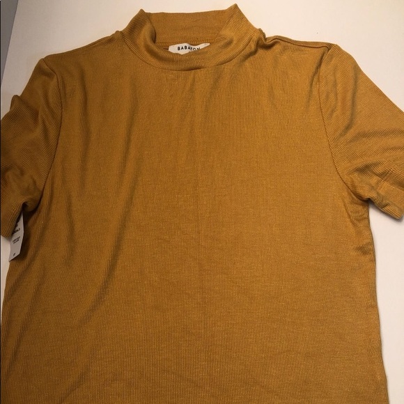 Babaton Tops - Aritzia BABATON Gonzalo shirt🌟